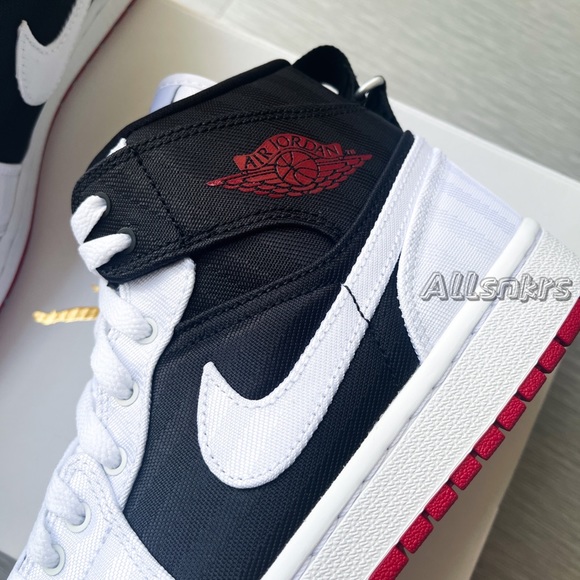 Air Jordan 1 Mid Women’s Panda UTL - Picture 5 of 7